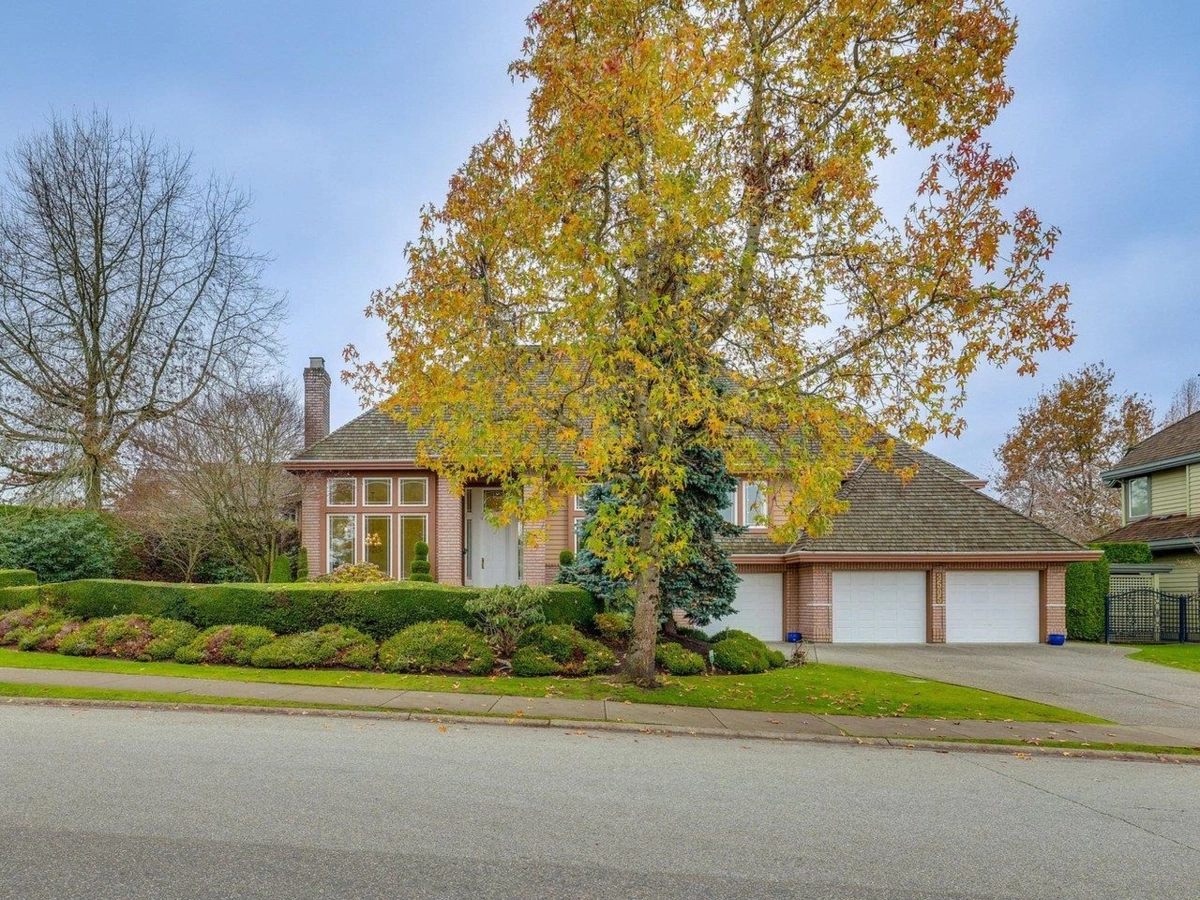 Living Room Photo of 3505 Morgan Creek Way, Surrey, BC