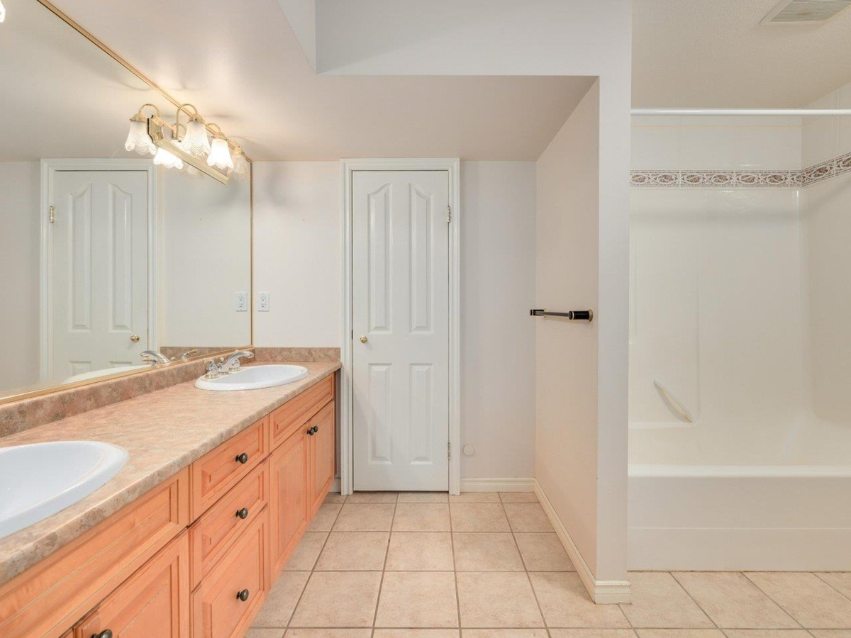 Swimming Pool Photo of 3505 Morgan Creek Way, Surrey, BC