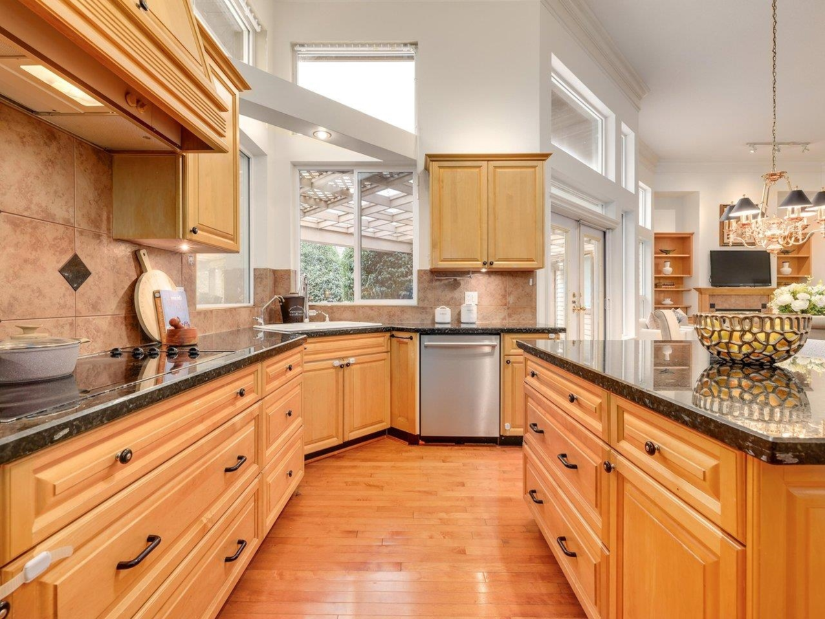 Walk-In Closet Photo of 3505 Morgan Creek Way, Surrey, BC