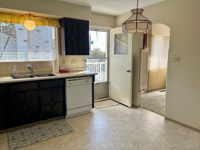 Walk-In Closet Photo of 1518 Parker Place, White Rock, BC