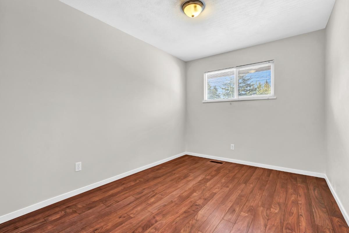 Basement Recreation Room Photo of 13363 65a Avenue, Surrey, BC