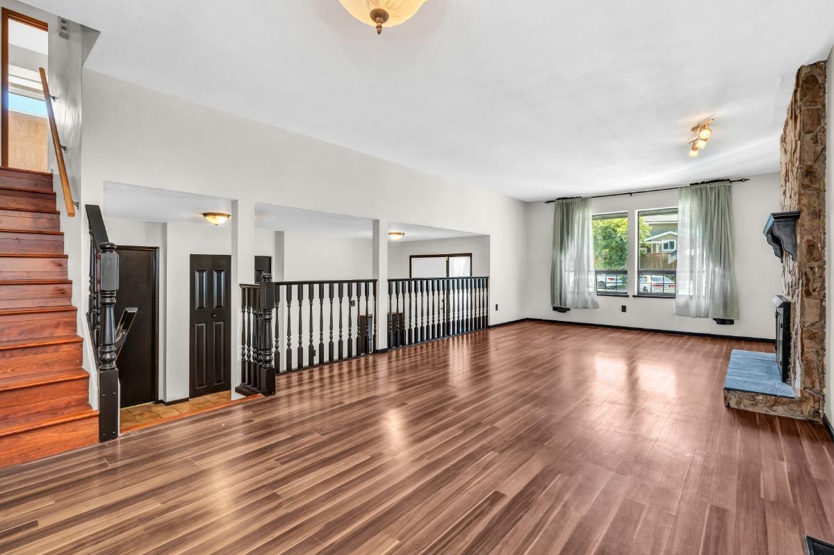 Dining Area Photo of 13363 65a Avenue, Surrey, BC