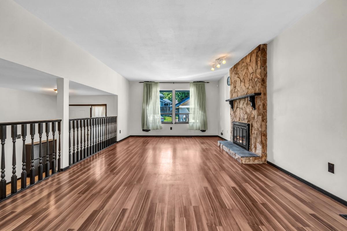 Kitchen Island Photo of 13363 65a Avenue, Surrey, BC