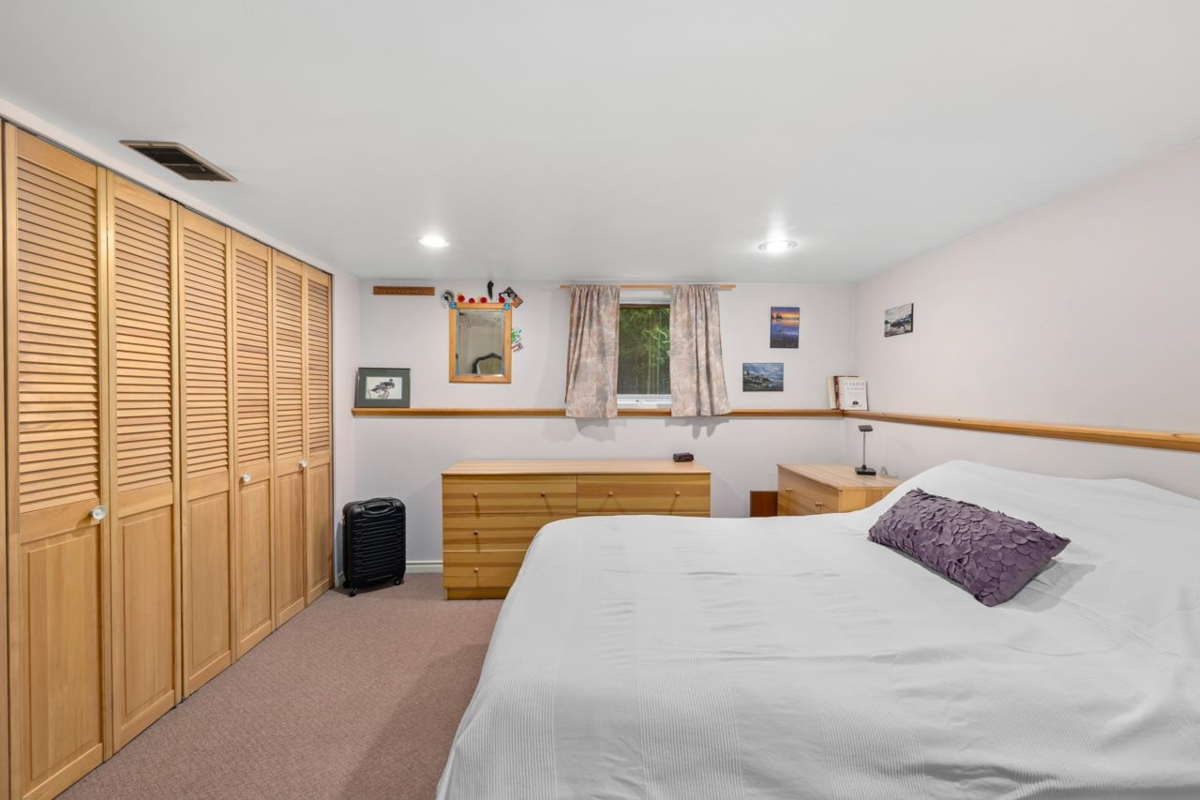 Backyard Photo of 723 E 4th Street, North Vancouver, BC