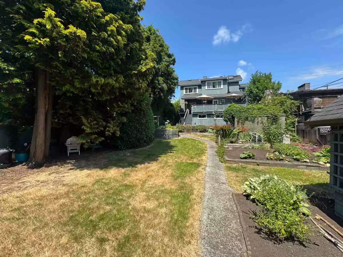 Community Amenities Photo (Clubhouse) of 723 E 4th Street, North Vancouver, BC