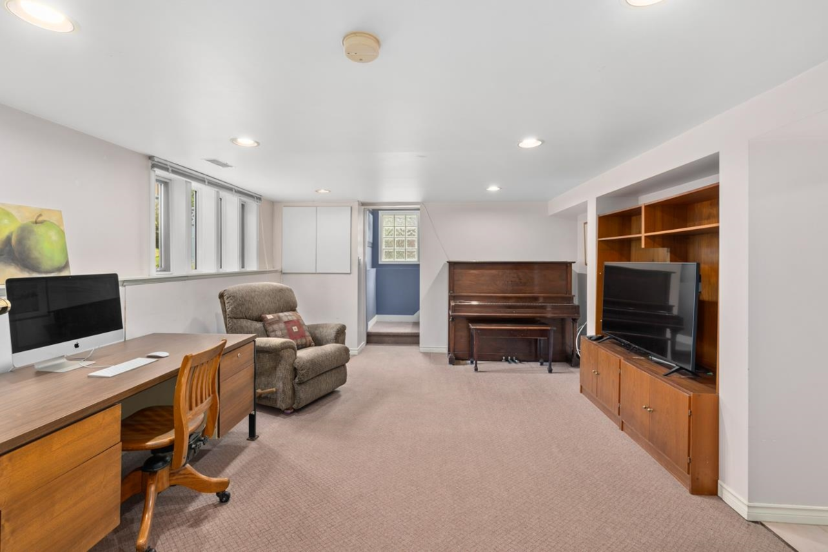 Outdoor Deck Photo of 723 E 4th Street, North Vancouver, BC