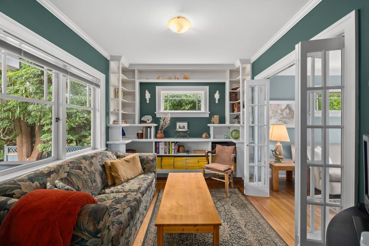 Pantry Photo of 723 E 4th Street, North Vancouver, BC