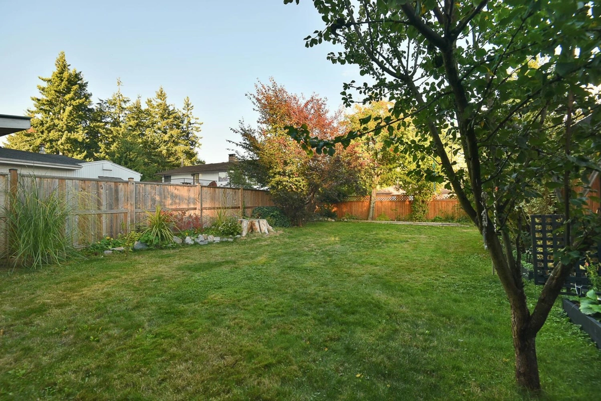 Basement Recreation Room Photo of 4362 Marble Road, Sechelt, BC