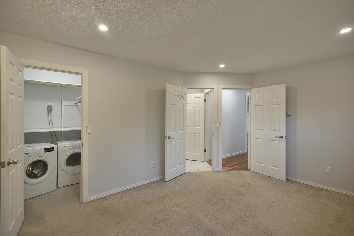 Breakfast Nook Photo of 4362 Marble Road, Sechelt, BC