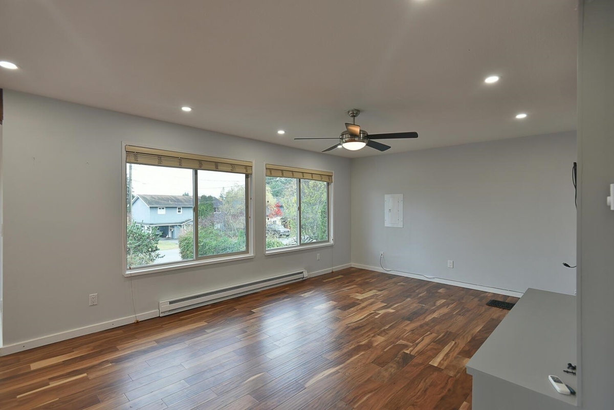 Kitchen Photo of 4362 Marble Road, Sechelt, BC