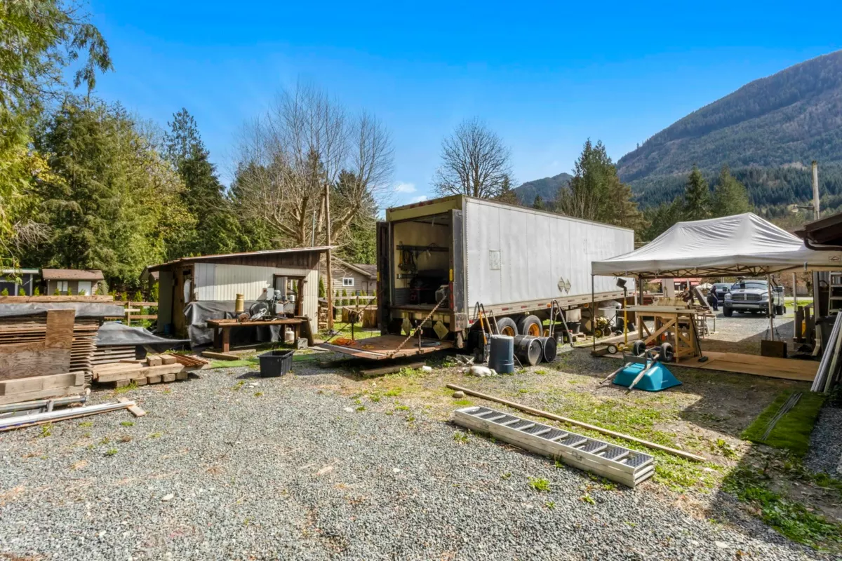 Hallway Photo of 49187 Bell Acres Road, Sardis - Chwk River Valley, BC