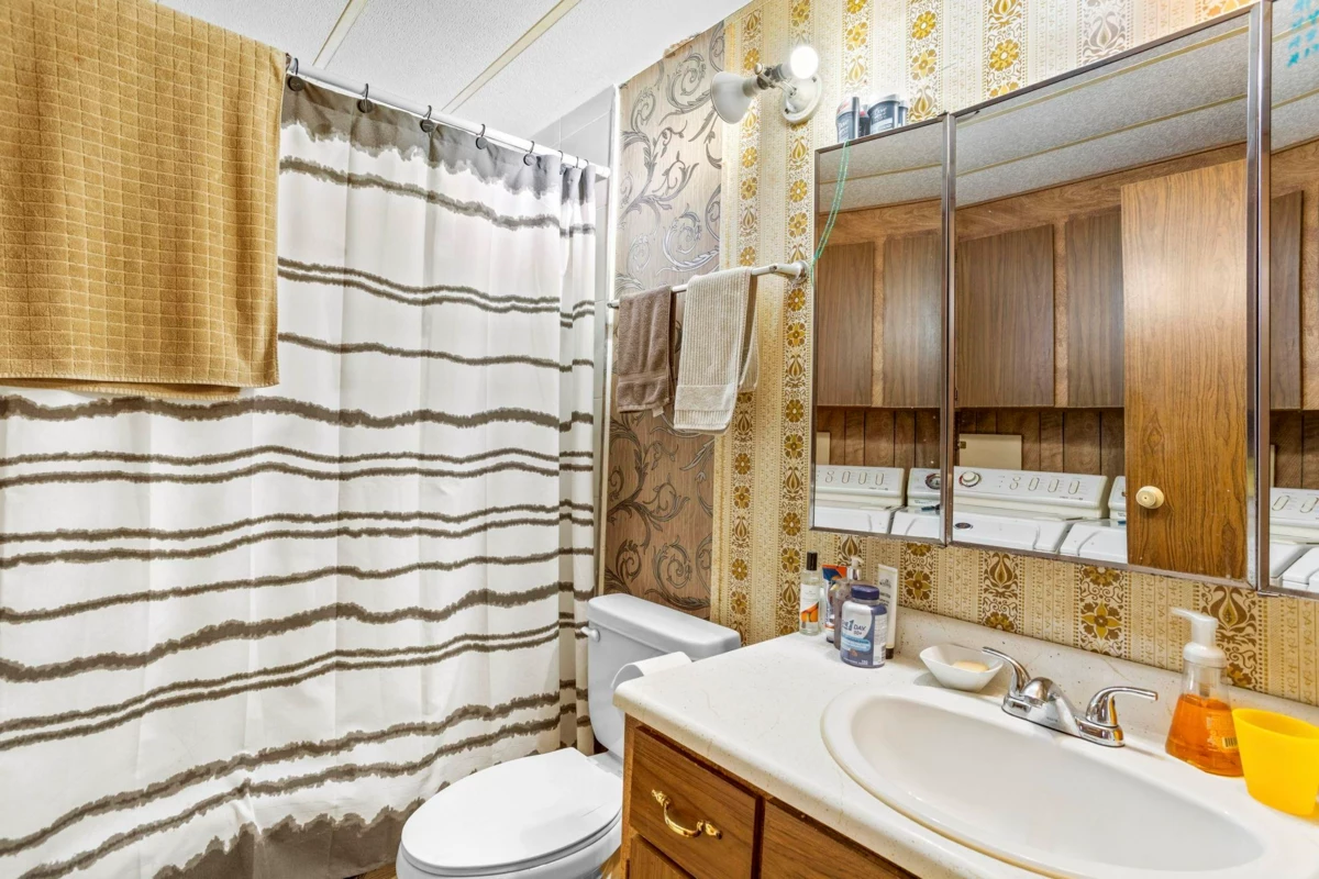 Walk-In Closet Photo of 49187 Bell Acres Road, Sardis - Chwk River Valley, BC