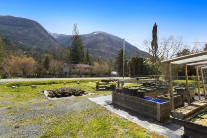 Laundry Room Photo of 49187 Bell Acres Road, Sardis - Chwk River Valley, BC