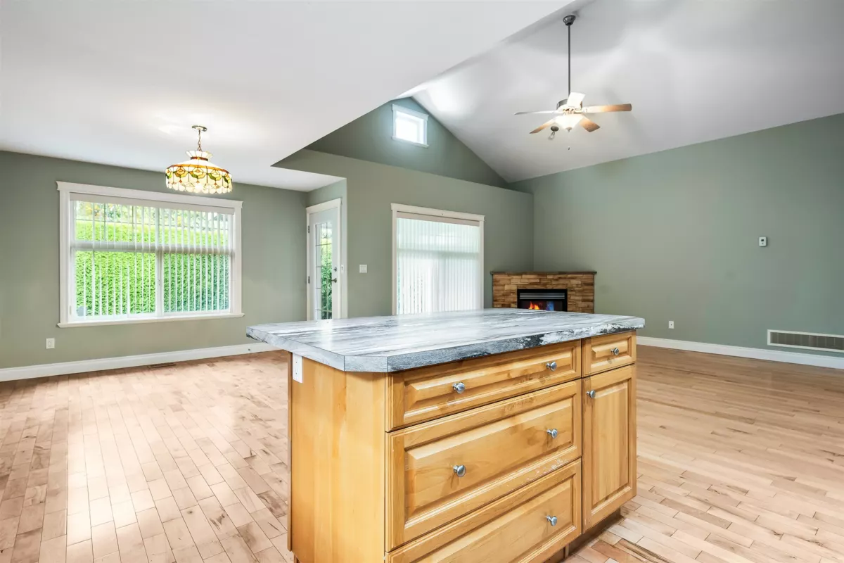 Basement Recreation Room Photo of 27 45824 Stevenson Road, Chilliwack, BC