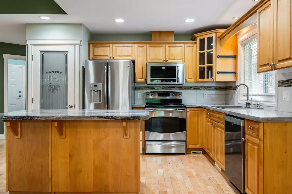 Guest Bathroom Photo of 27 45824 Stevenson Road, Chilliwack, BC