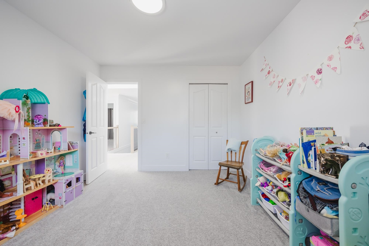 Entry Foyer Photo of 8077 169 Street, Surrey, BC