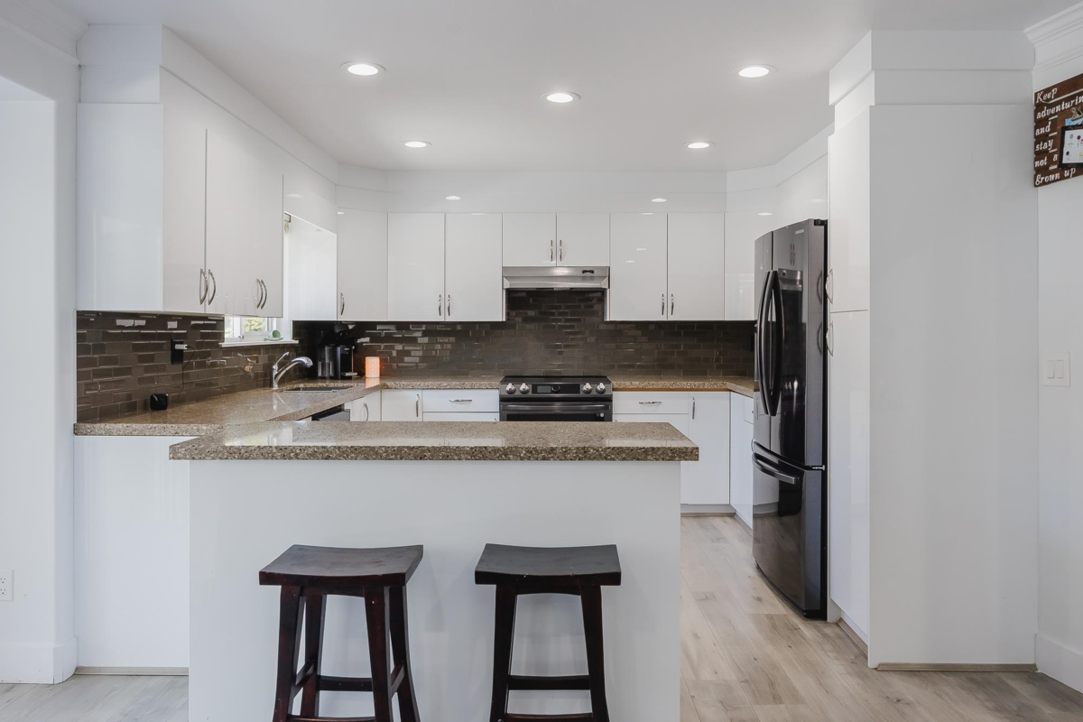 Family Room Photo of 8077 169 Street, Surrey, BC