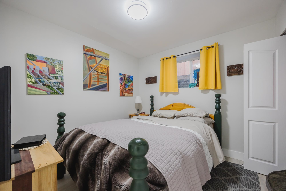 Front Yard Photo of 8077 169 Street, Surrey, BC