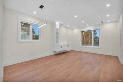 1 3090 Vanness Avenue, Vancouver, BC, Vancouver — Half Duplex for sale