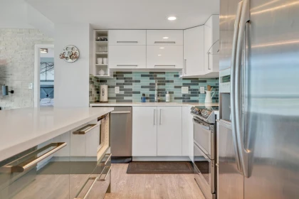 2406 4400 Buchanan Street, Burnaby, BC, Burnaby — Apartment/Condo for sale
