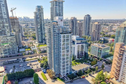 2406 4400 Buchanan Street, Burnaby, BC, Burnaby — Apartment/Condo for sale