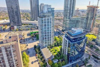2406 4400 Buchanan Street, Burnaby, BC, Burnaby — Apartment/Condo for sale