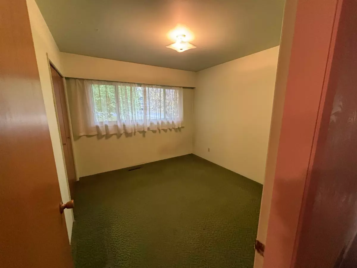 Breakfast Nook Photo of 12995 110 Avenue, Surrey, BC