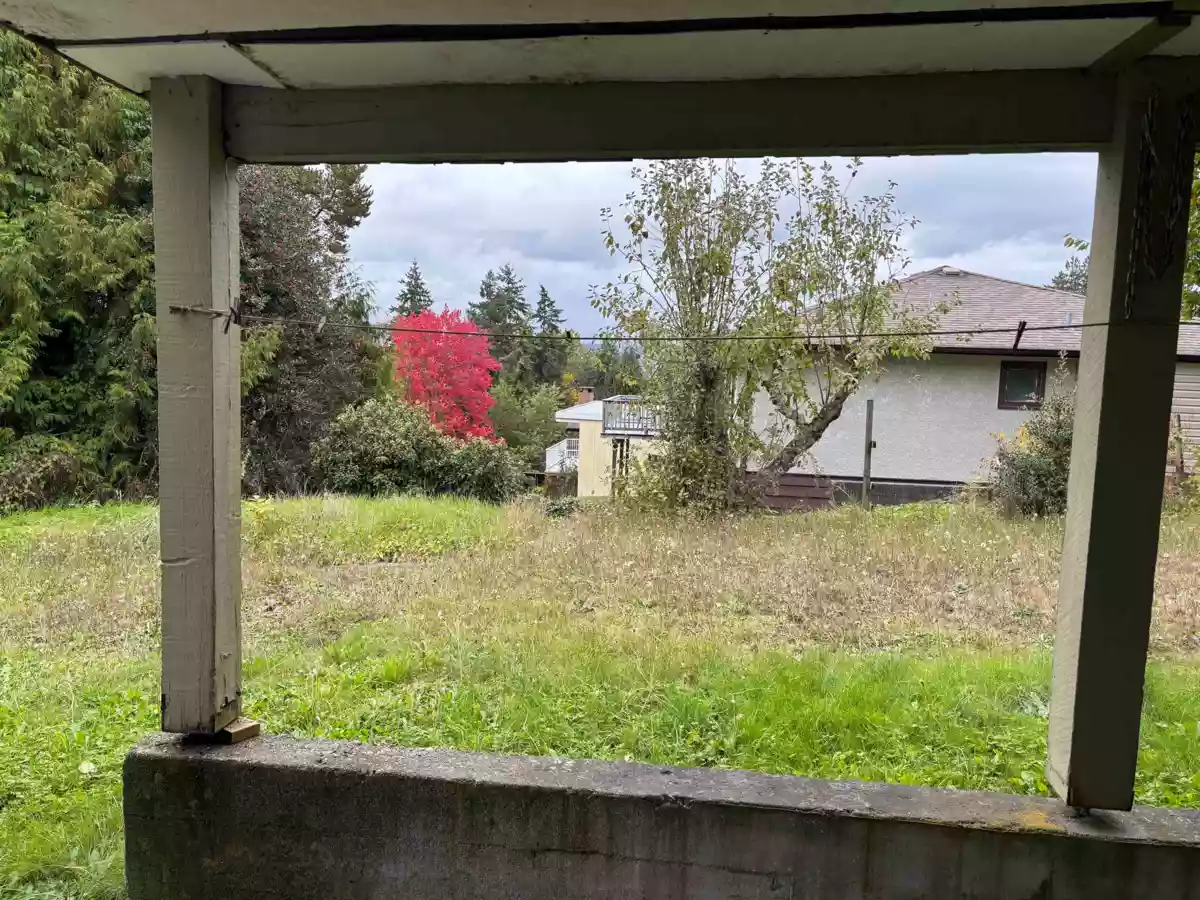 Living Room Photo of 12995 110 Avenue, Surrey, BC