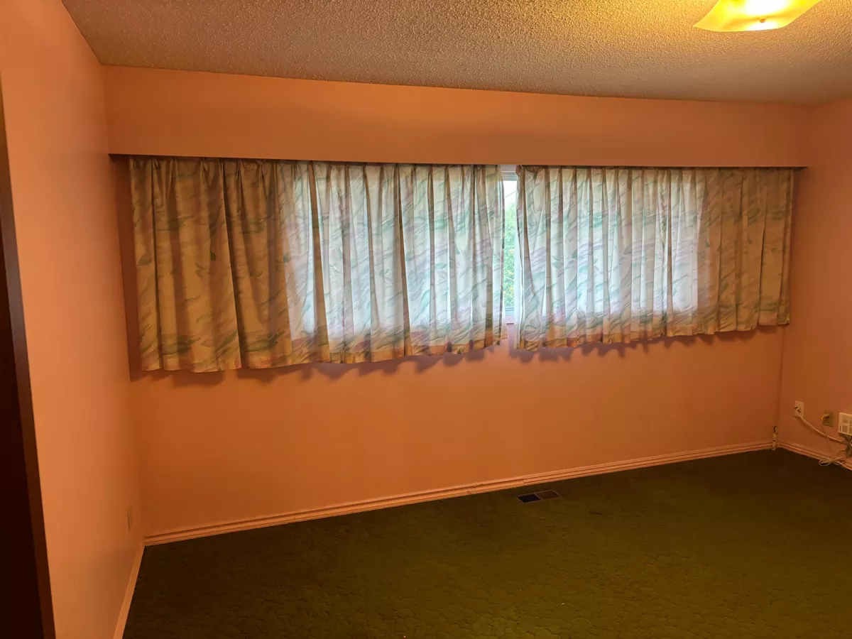 Primary Bathroom Photo of 12995 110 Avenue, Surrey, BC