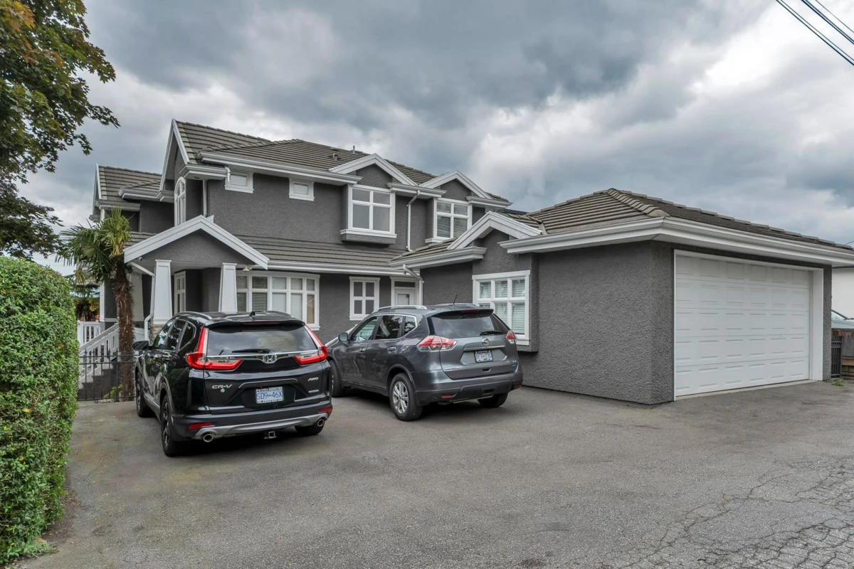 Walk-In Closet Photo of 7205 Union Street, Burnaby, BC
