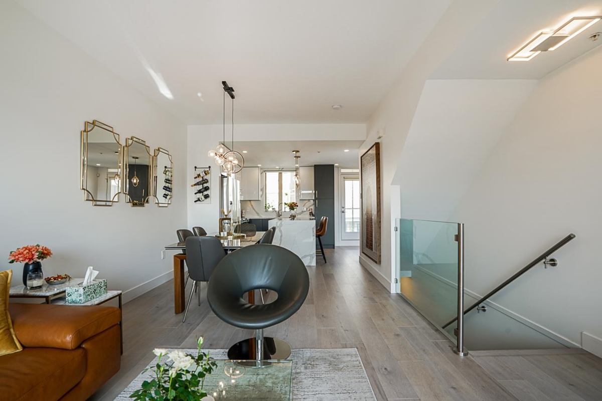 Dining Area Photo of 76 728 W 14th Street, North Vancouver, BC