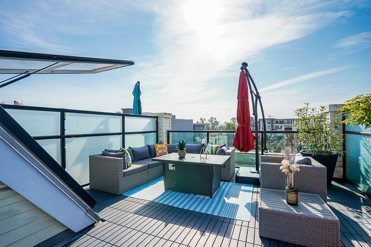 Entry Foyer Photo of 76 728 W 14th Street, North Vancouver, BC
