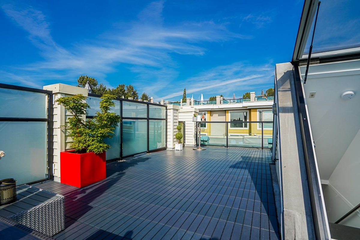 Hallway Photo of 76 728 W 14th Street, North Vancouver, BC