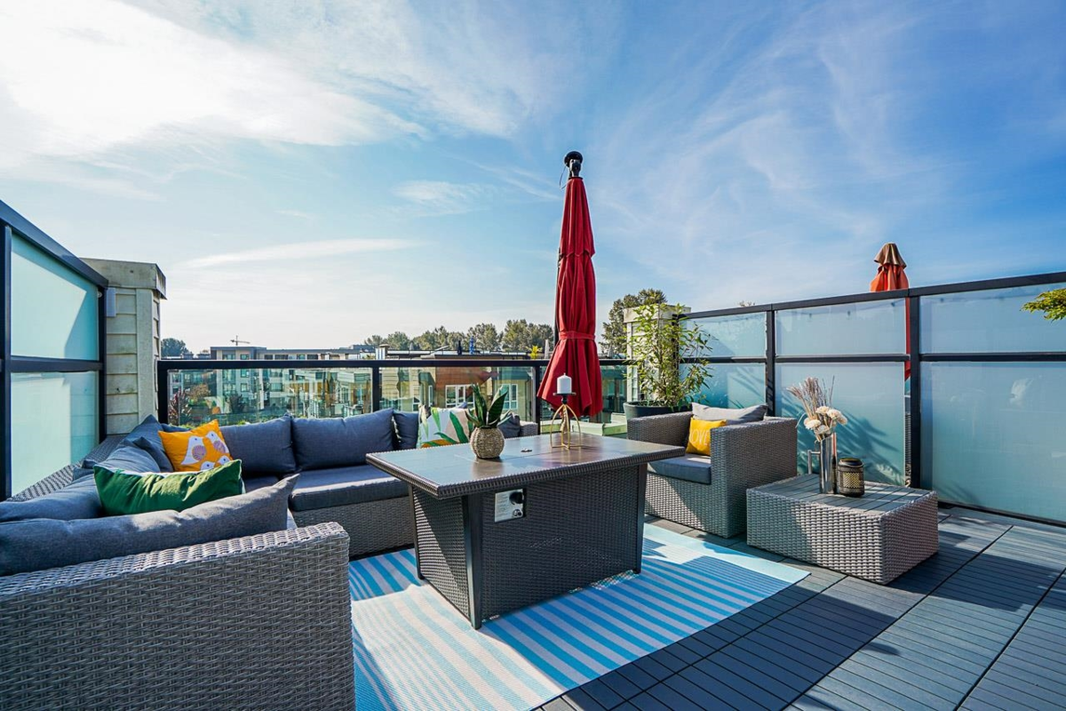 Mudroom Photo of 76 728 W 14th Street, North Vancouver, BC