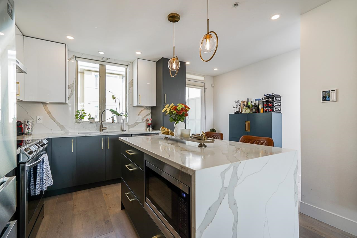 Primary Bathroom Photo of 76 728 W 14th Street, North Vancouver, BC