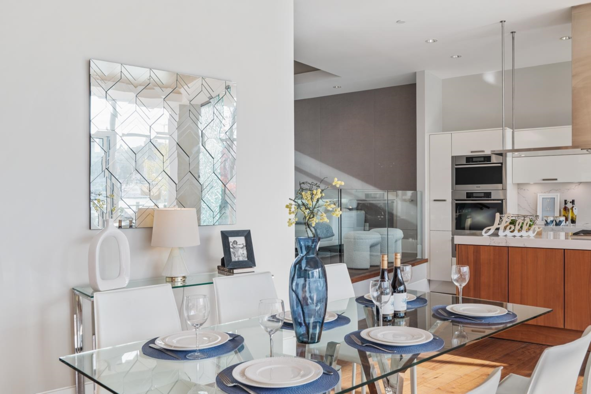 Breakfast Nook Photo of 1576 Homer Mews, Vancouver, BC