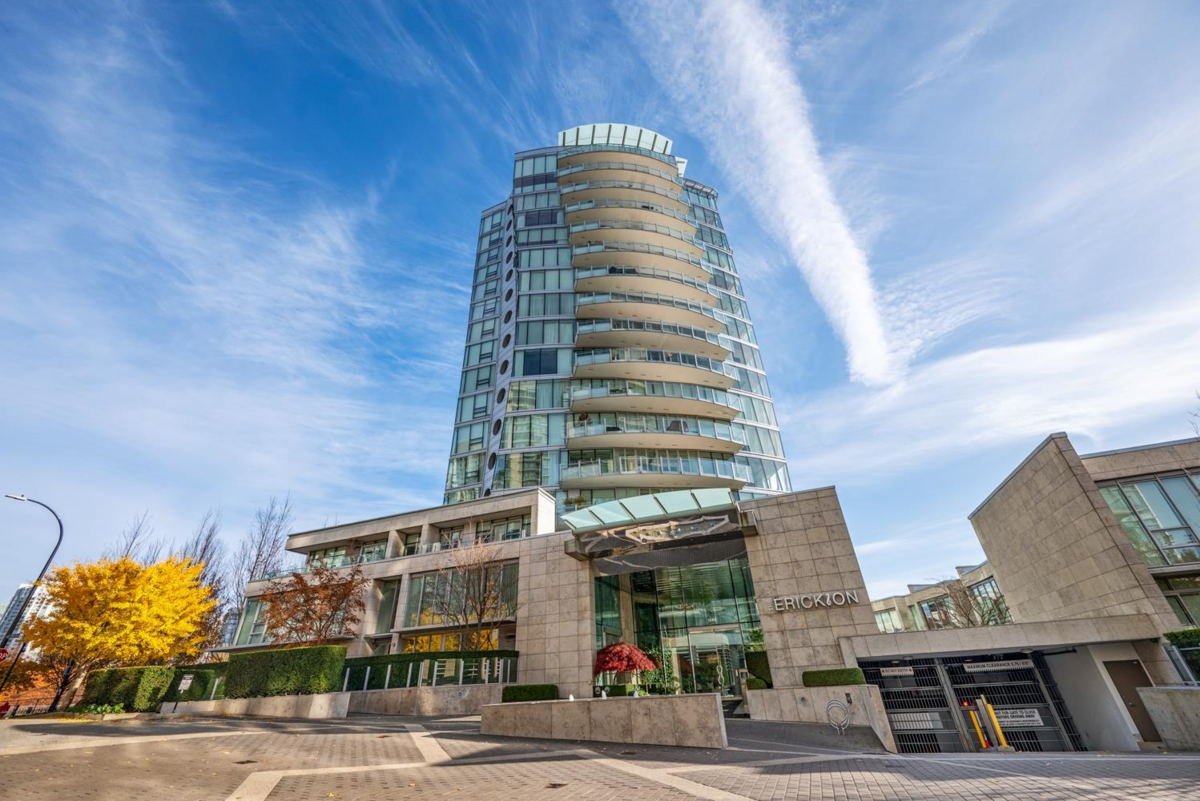 Entry Foyer Photo of 1576 Homer Mews, Vancouver, BC