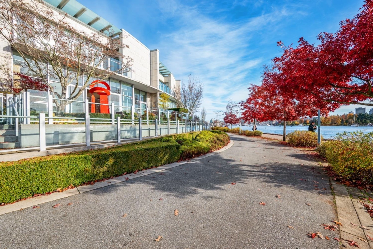 Front Yard Photo of 1576 Homer Mews, Vancouver, BC