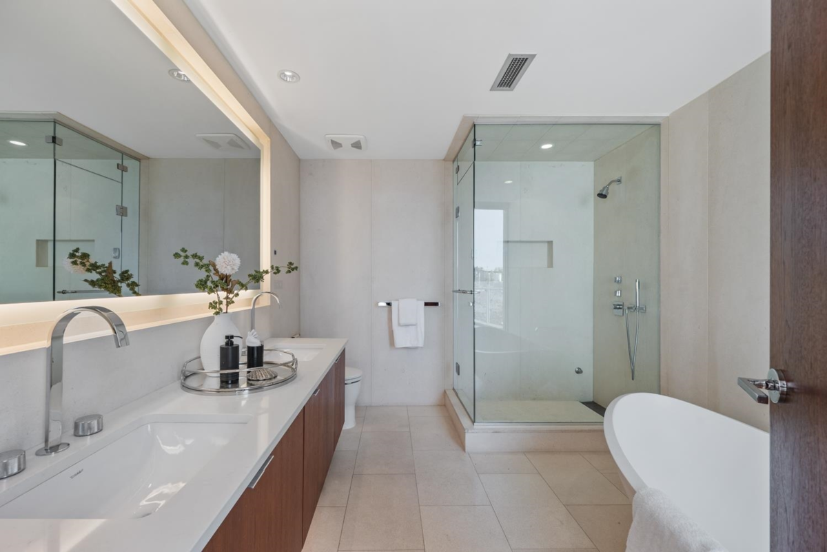 Guest Bathroom Photo of 1576 Homer Mews, Vancouver, BC