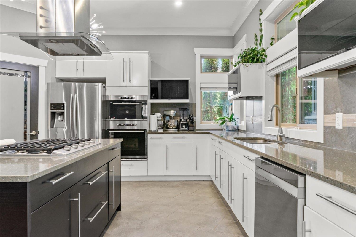 Kitchen Island Photo of 216 51075 Falls Court, Chilliwack, BC