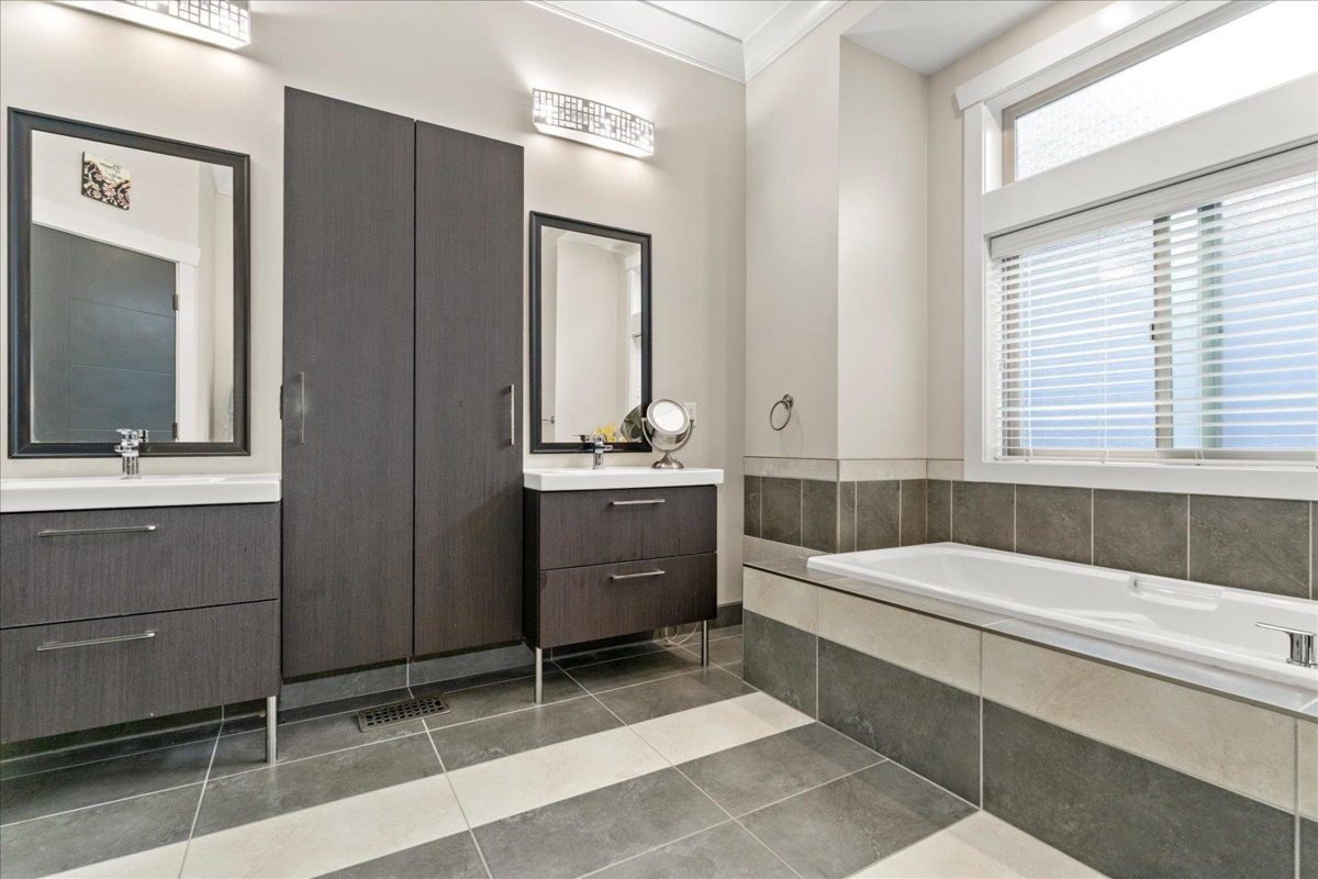 Staircase Photo of 216 51075 Falls Court, Chilliwack, BC