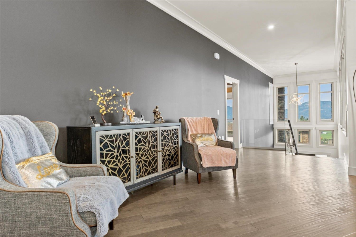 Walk-In Closet Photo of 216 51075 Falls Court, Chilliwack, BC