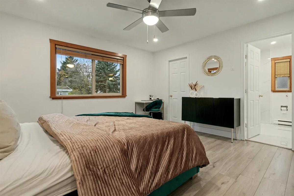 Backyard Photo of 1112 Stevens Street, White Rock, BC