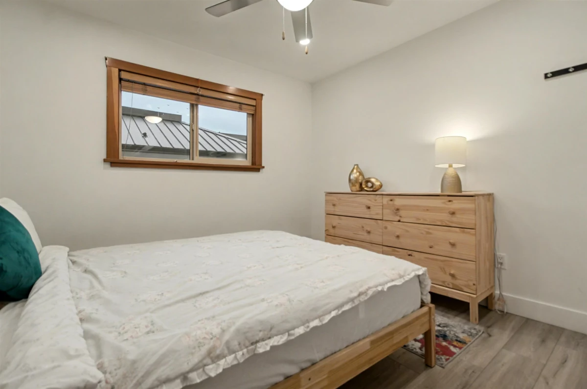 Basement Recreation Room Photo of 1112 Stevens Street, White Rock, BC