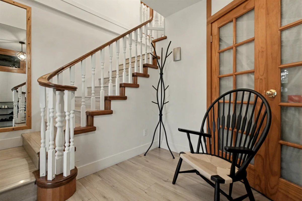 Dining Area Photo of 1112 Stevens Street, White Rock, BC