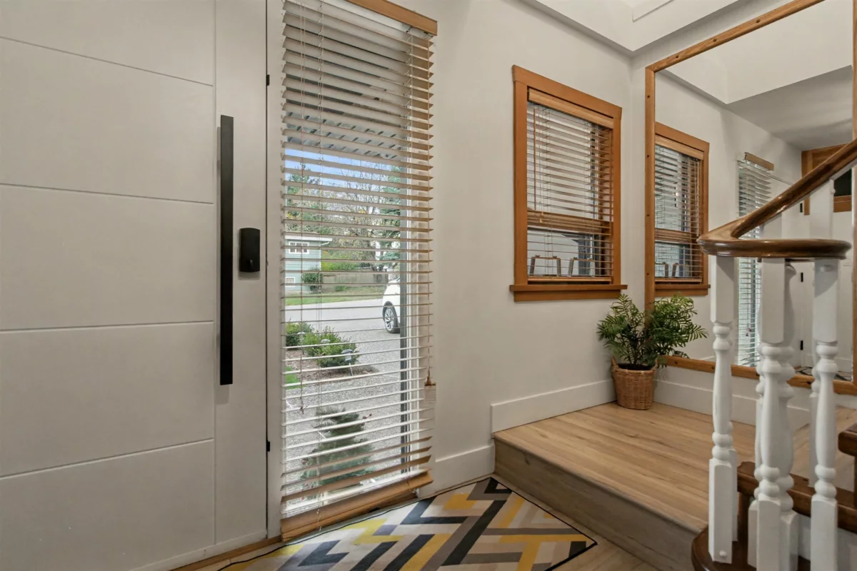 Family Room Photo of 1112 Stevens Street, White Rock, BC