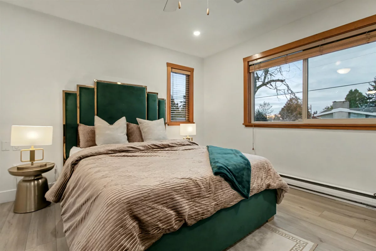 Front Yard Photo of 1112 Stevens Street, White Rock, BC