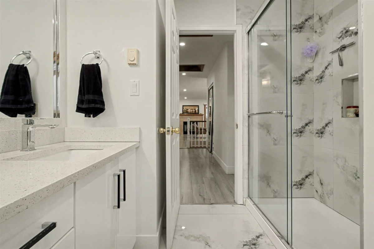 Outdoor Patio Photo of 1112 Stevens Street, White Rock, BC