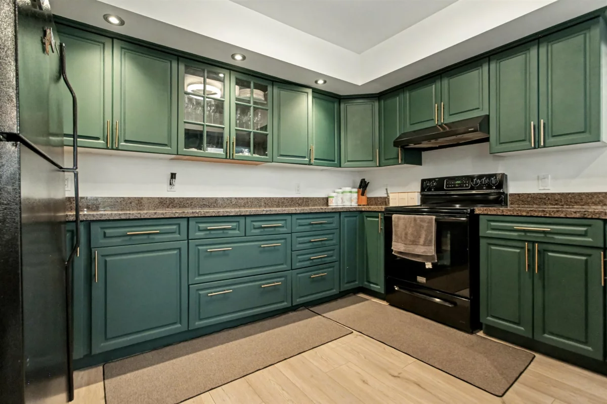 Primary Bathroom Photo of 1112 Stevens Street, White Rock, BC