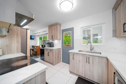 Guest Bathroom Photo of 9476 Dawson Crescent, Delta, BC